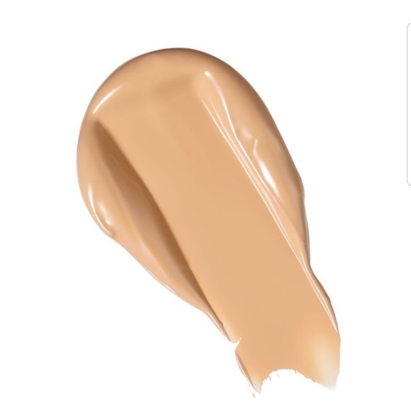 REVOLUTION MAKEUP concealer - Picture 2 of 5